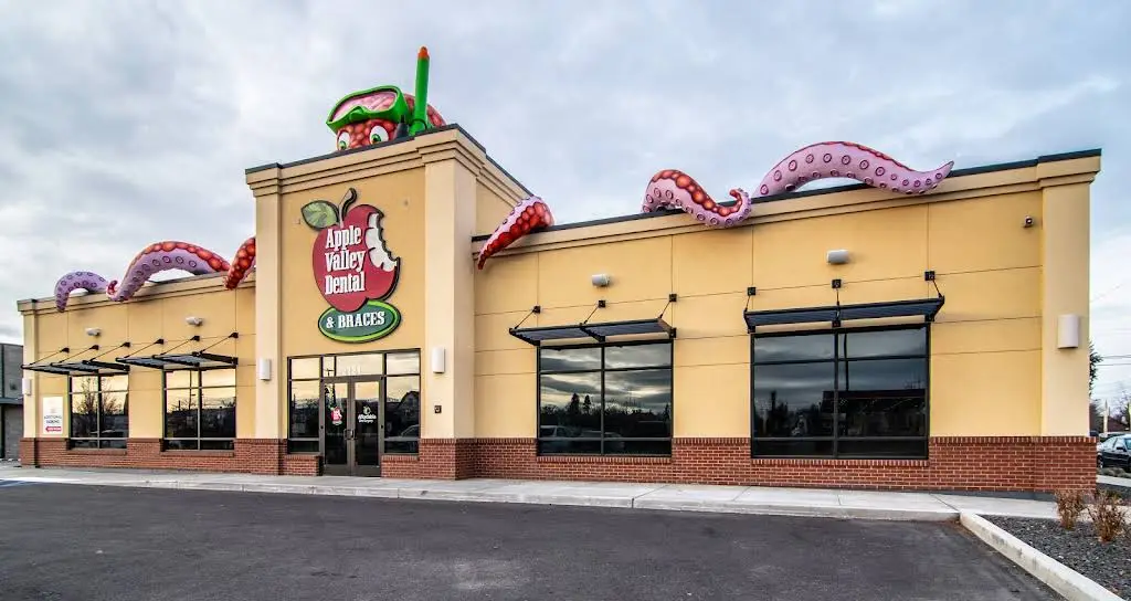 Apple Valley Dental & Braces - Professional dental clinic exterior with modern facilities