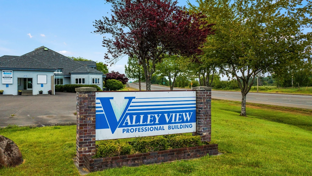 Valley View Health Center - Professional dental clinic exterior with modern facilities