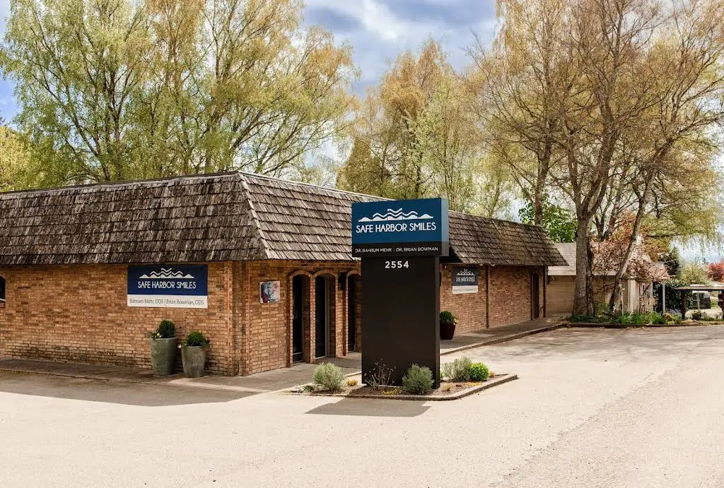 Safe Harbor Smiles - Professional dental clinic exterior with modern facilities