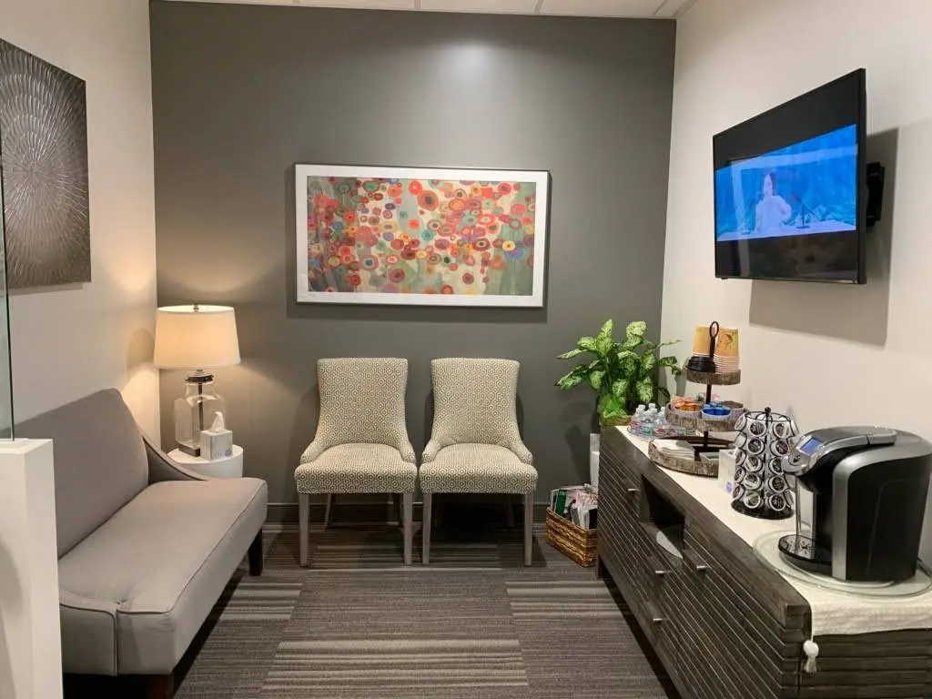 Peninsula Prosthodontics: Michael D. Brooks, DMD - Professional dental clinic exterior with modern facilities