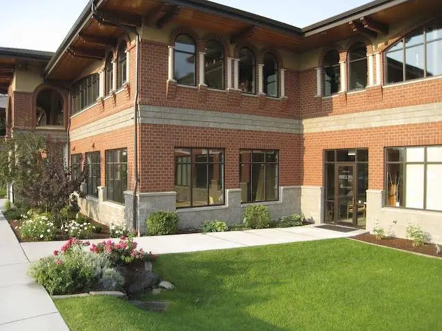 Southhill Comprehensive Dentistry - Professional dental clinic exterior with modern facilities
