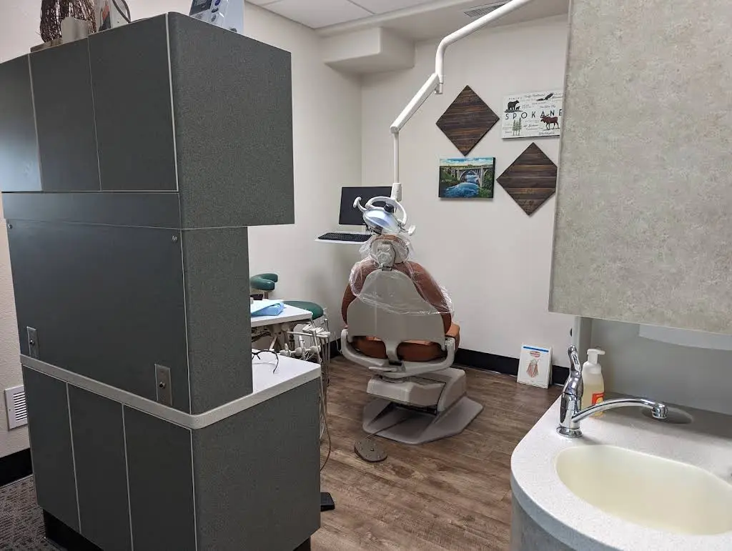 Sanders Family Dental - Professional dental clinic exterior with modern facilities