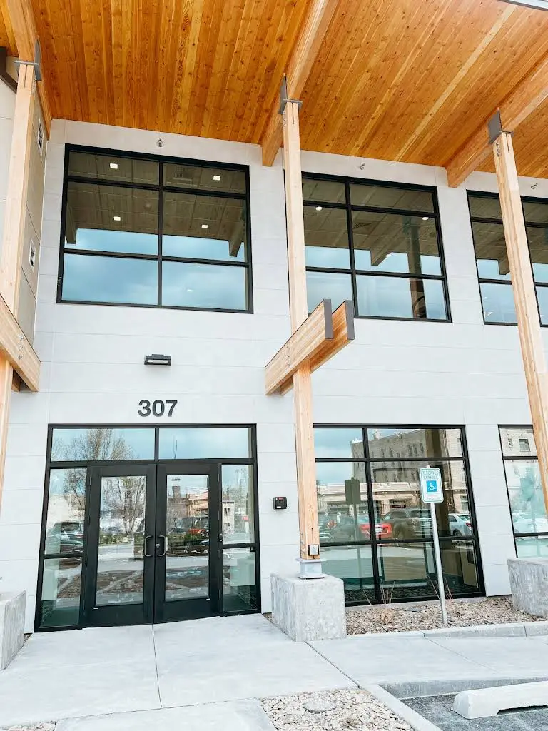 Spokane Periodontics & Implants - Professional dental clinic exterior with modern facilities