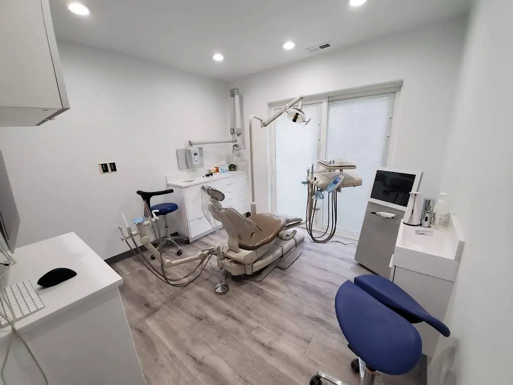 Admiral Dental - Professional dental clinic exterior with modern facilities