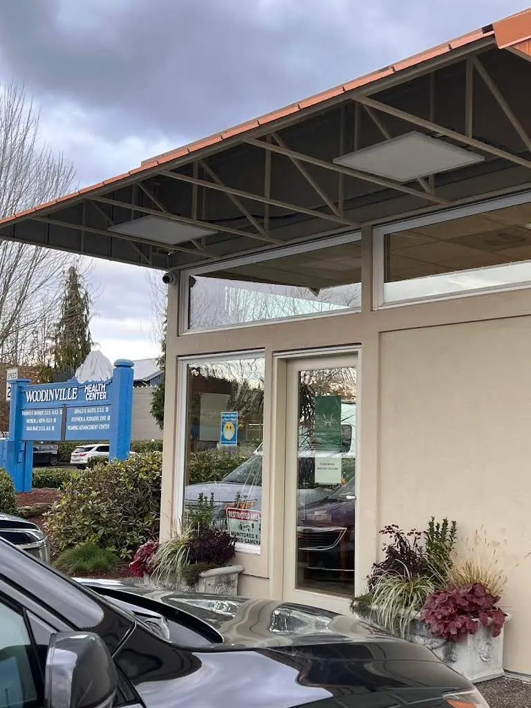 Woodinville Orthodontics - Professional dental clinic exterior with modern facilities