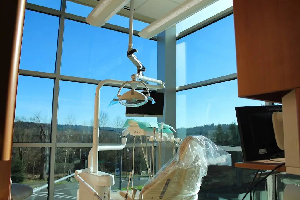 Beardslee Dental - Professional dental clinic exterior with modern facilities