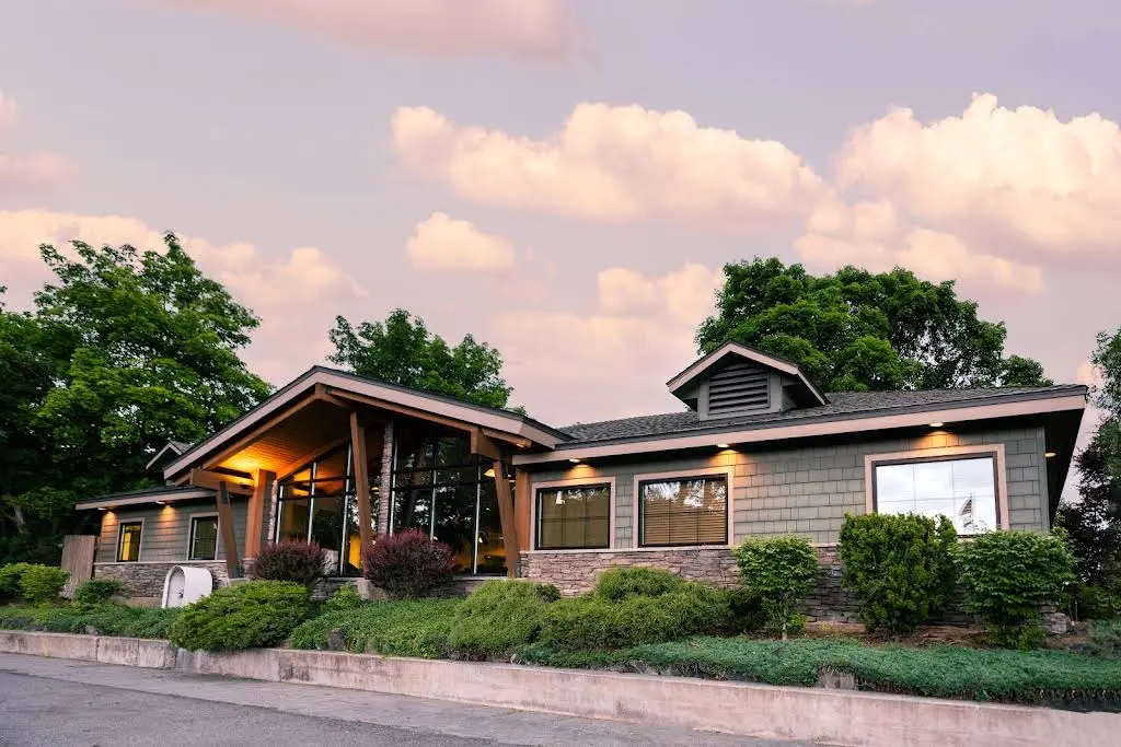 Manito Family Dentistry - Professional dental clinic exterior with modern facilities