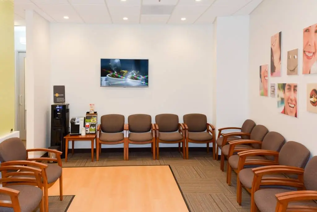 Silverdale Smiles Dentistry - Professional dental clinic exterior with modern facilities