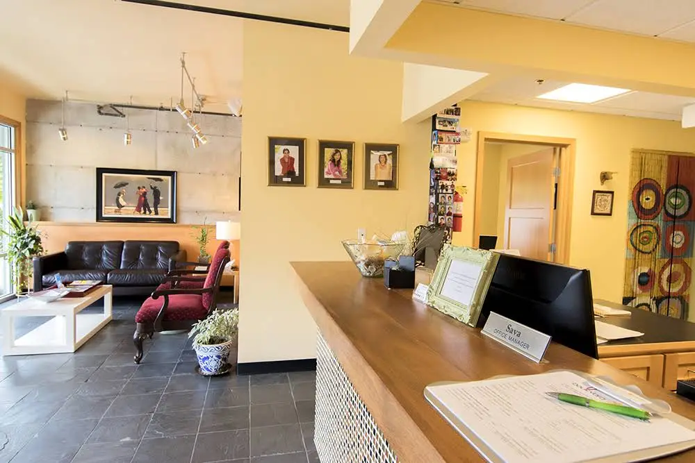 Boulevard Dental - Alicia Chou D.D.S - Professional dental clinic exterior with modern facilities