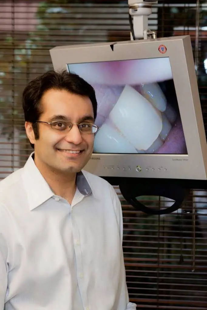 New Wave Dental Smiles - Professional dental clinic exterior with modern facilities