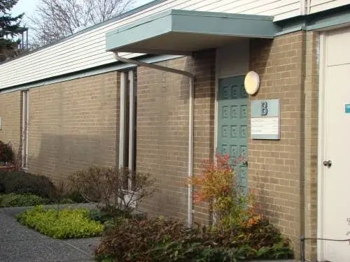 Mock & Tran Dentistry - Professional dental clinic exterior with modern facilities