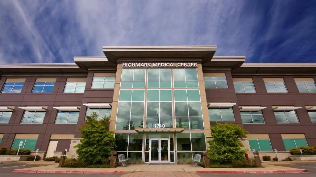 Northwest Periodontics & Implants - Professional dental clinic exterior with modern facilities