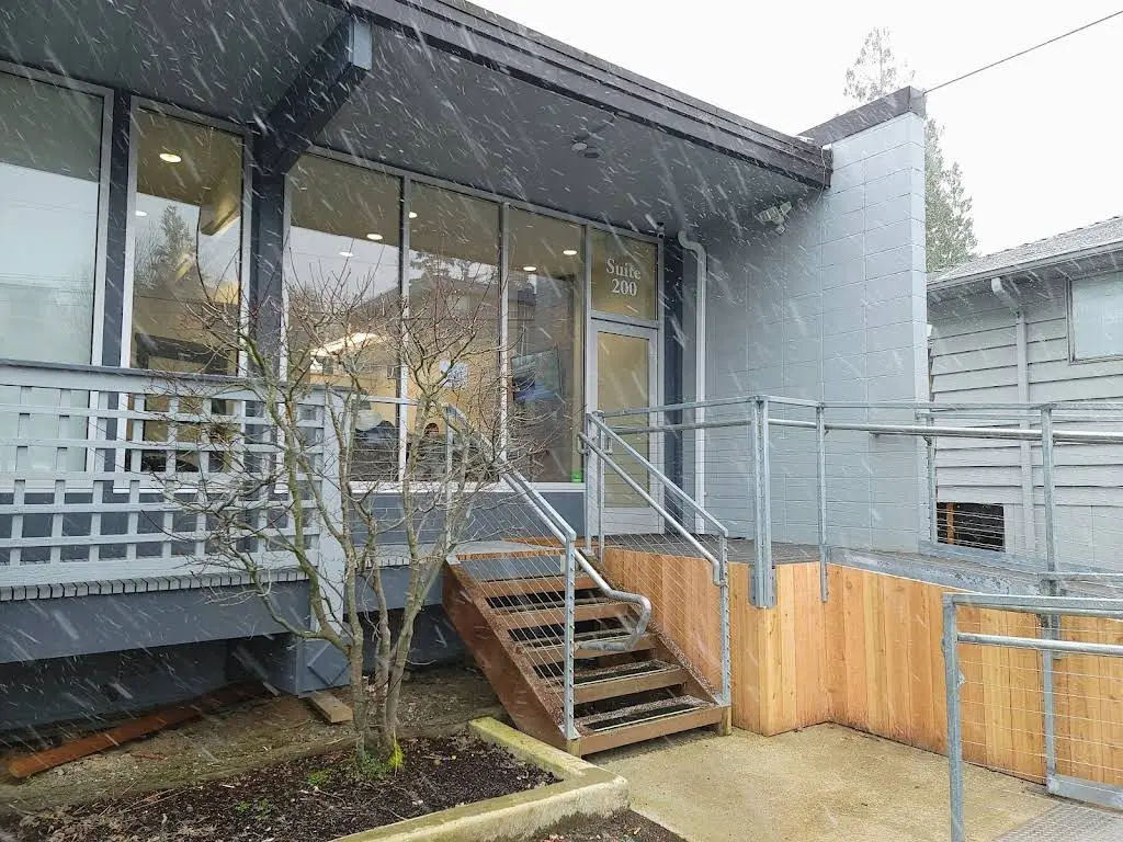 Burien Signature Dentistry - Professional dental clinic exterior with modern facilities