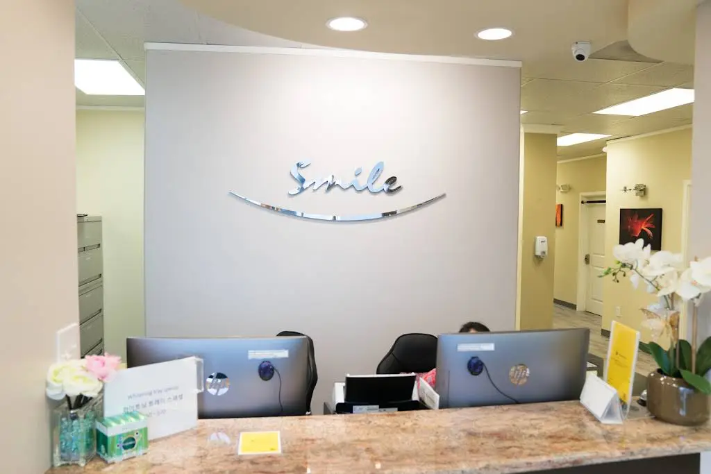 Lakewood Smile Dental - Professional dental clinic exterior with modern facilities