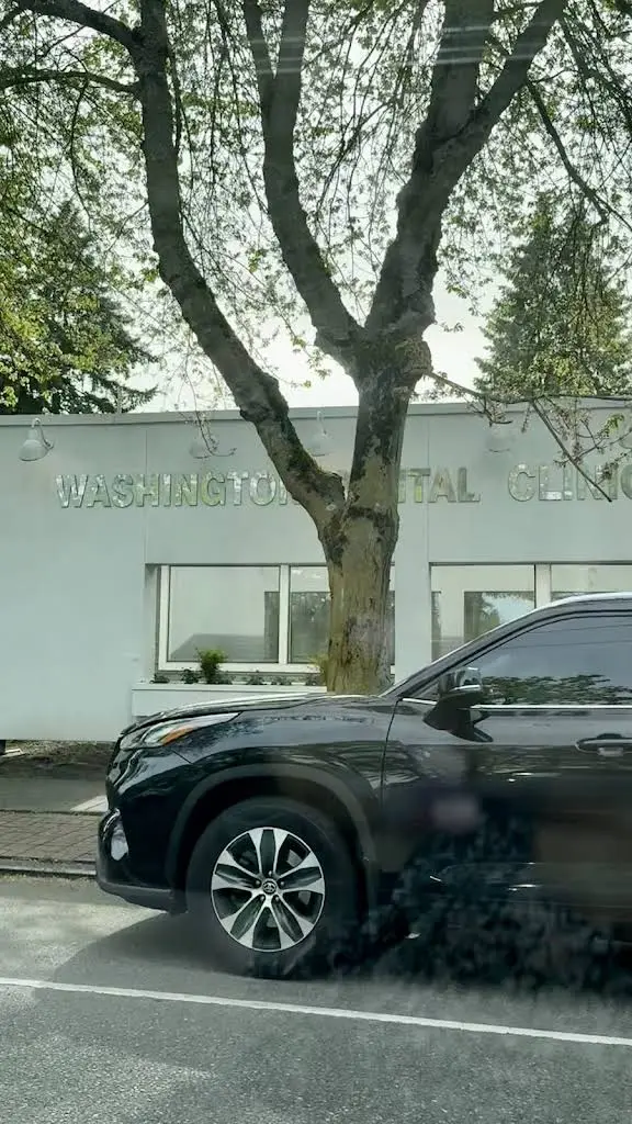 Washington Dental Clinic - Professional dental clinic exterior with modern facilities