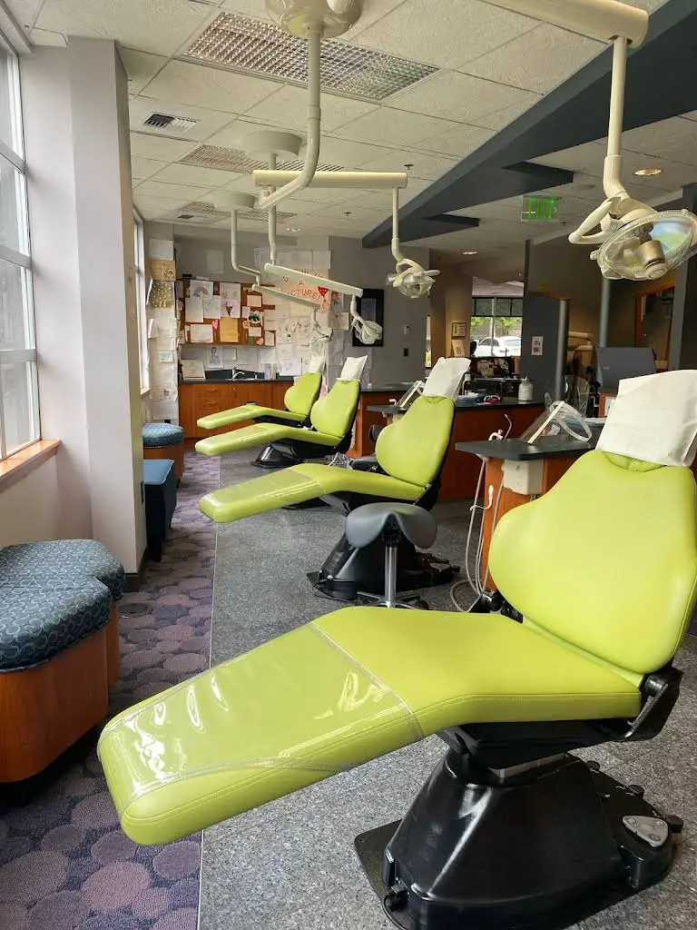 Kirkland Children's Dentistry - Professional dental clinic exterior with modern facilities