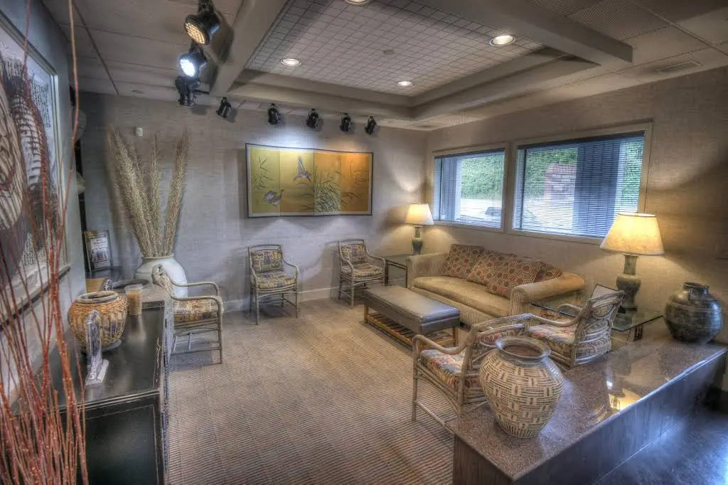 Implant & Periodontal Associates NW - Professional dental clinic exterior with modern facilities