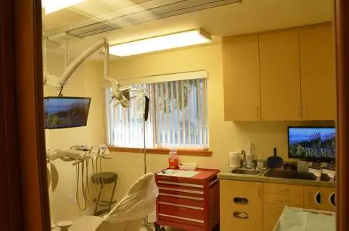 Gravelly Lake Dentistry - Professional dental clinic exterior with modern facilities