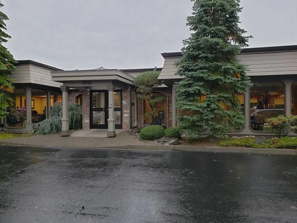 Drangsholt Orthodontics - Professional dental clinic exterior with modern facilities