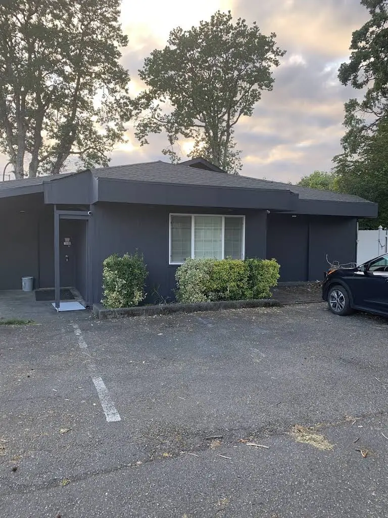 Rainier Pediatric Dentistry - Professional dental clinic exterior with modern facilities