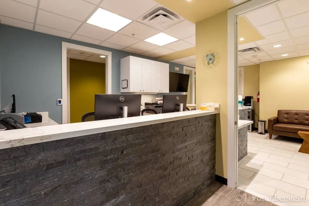 Avenue Dental Care - Professional dental clinic exterior with modern facilities