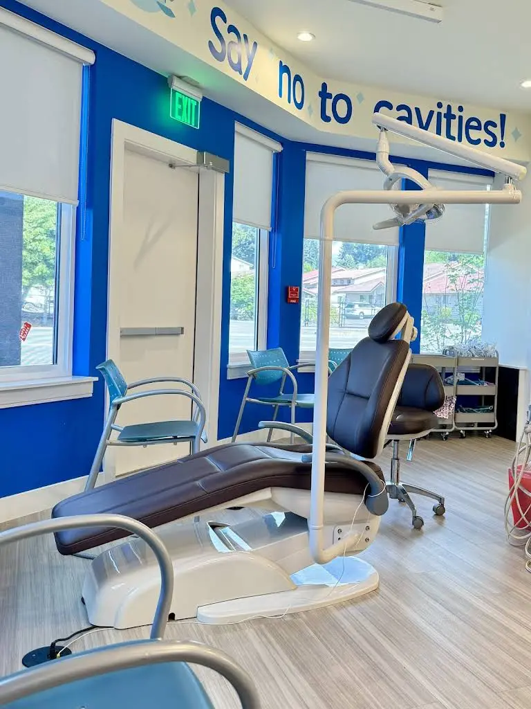 Kid's Choice Dental - Puyallup - Professional dental clinic exterior with modern facilities