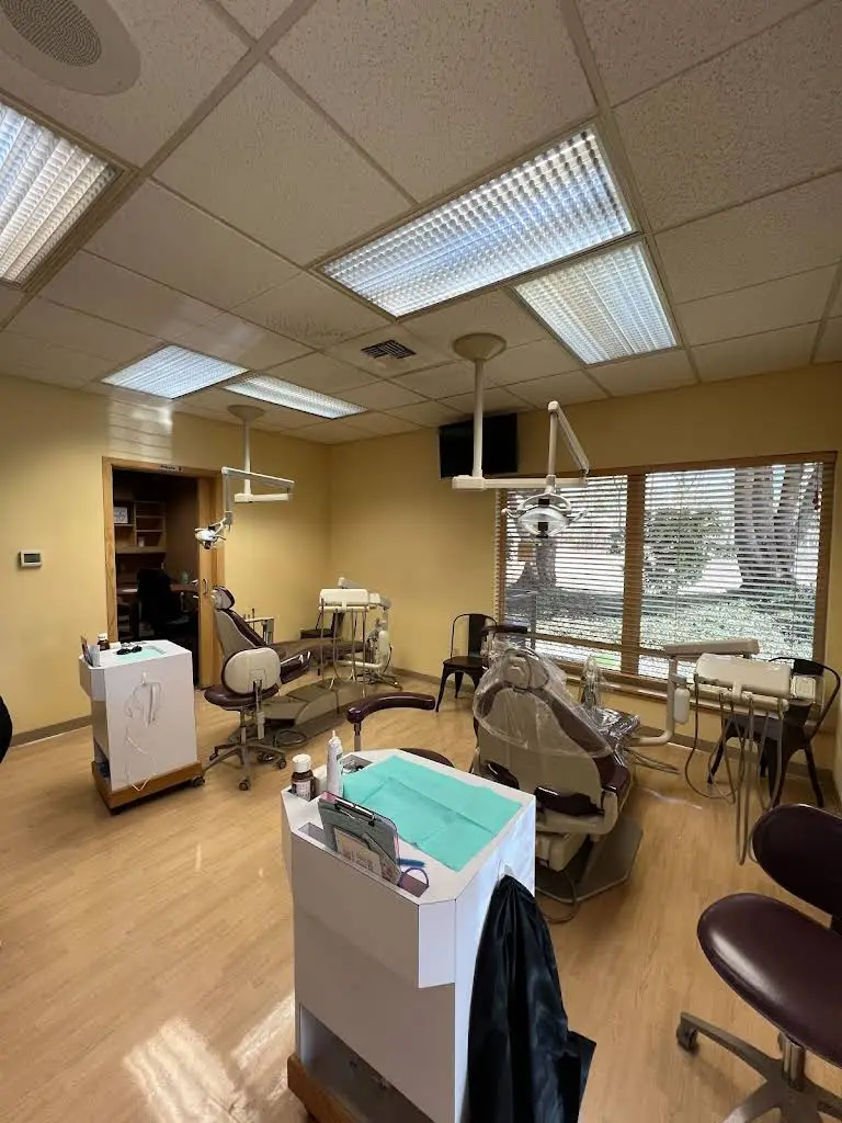 Happy Kids Dentistry & Orthodontics On 348th - Professional dental clinic exterior with modern facilities
