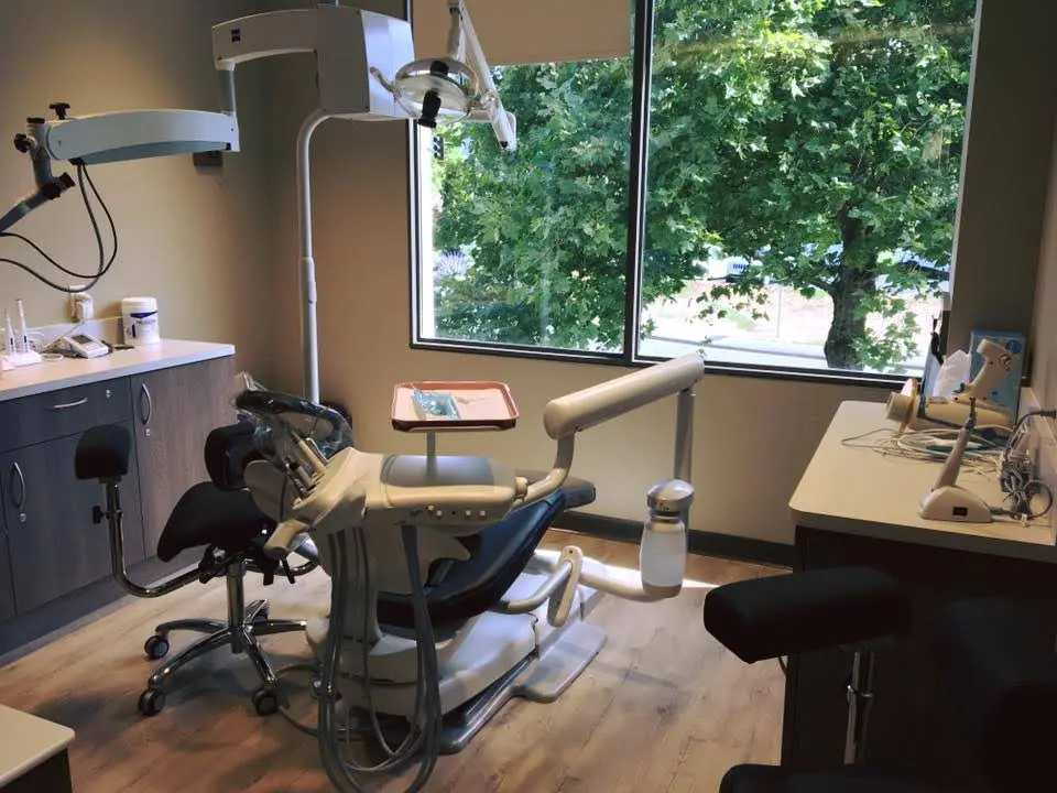 Mill Creek Endodontics & Microsurgery - Professional dental clinic exterior with modern facilities