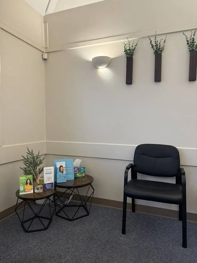 South Everett Family Dentistry - Professional dental clinic exterior with modern facilities
