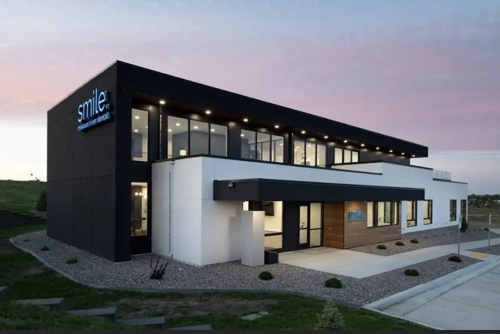 Missouri River Dental - Professional dental clinic exterior with modern facilities