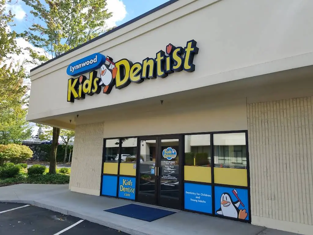 Lynnwood Kids Dentist - Professional dental clinic exterior with modern facilities