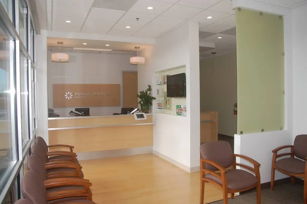 Puyallup Smiles Dentistry and Orthodontics - Professional dental clinic exterior with modern facilities