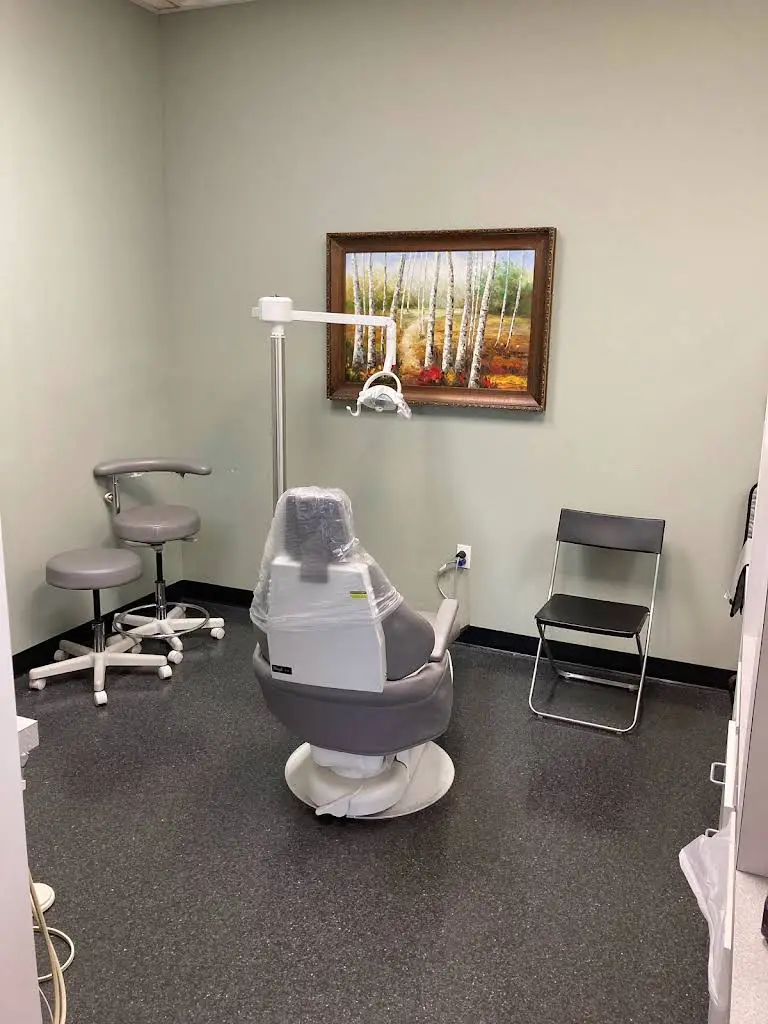 Comfort Dental Braces - Federal Way - Professional dental clinic exterior with modern facilities