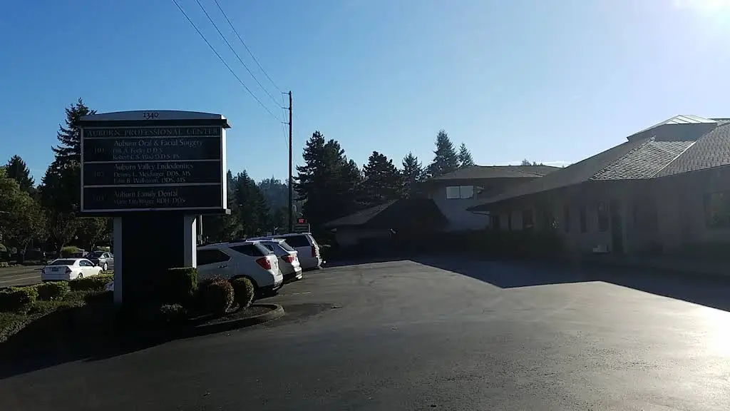 Auburn Valley Endodontics - Professional dental clinic exterior with modern facilities