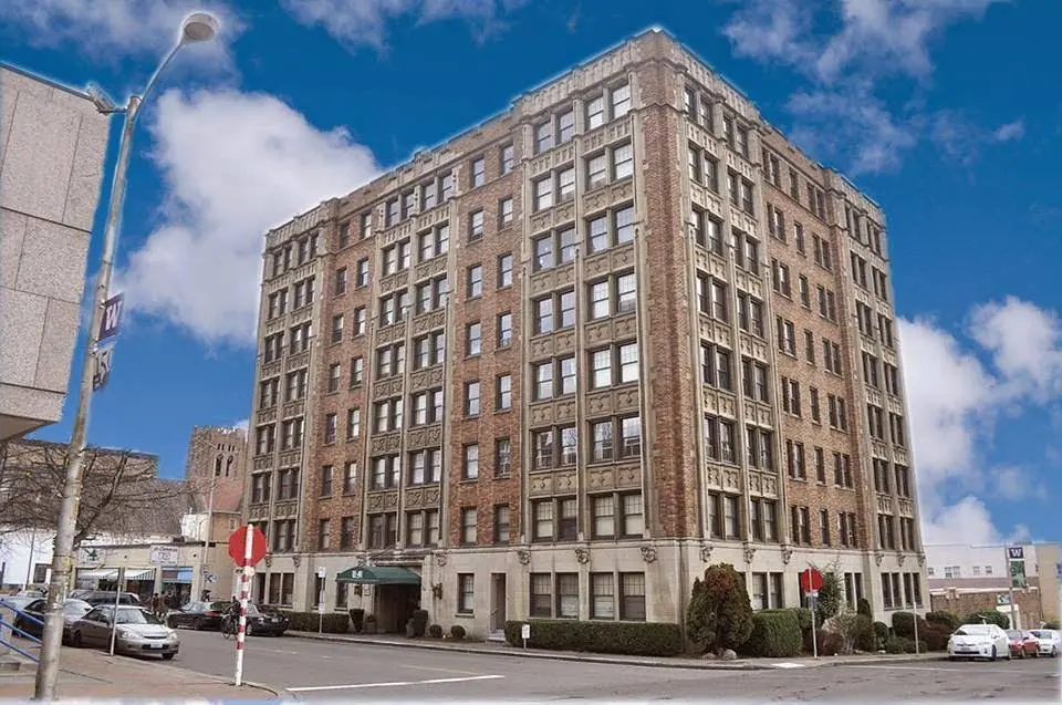 Brooklyn Avenue Dental - Professional dental clinic exterior with modern facilities