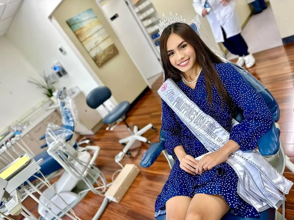 Aesthetic Smiles - Professional dental clinic exterior with modern facilities
