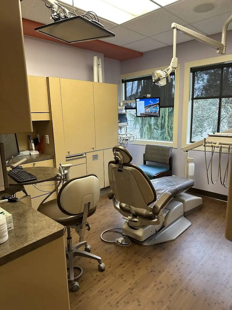 Stellar Kids Dentistry Everett - Professional dental clinic exterior with modern facilities