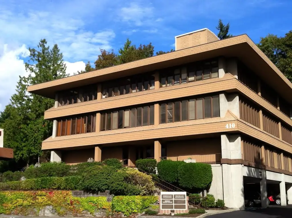 Erica Yang, DDS, PLLC - Professional dental clinic exterior with modern facilities