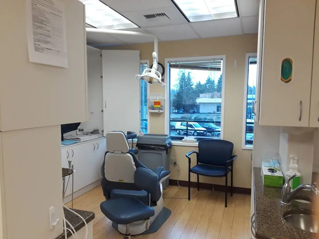 Sea Mar Bellevue Dental Clinic - Professional dental clinic exterior with modern facilities