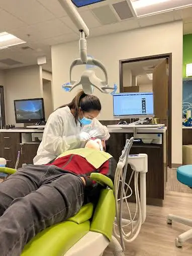 Comfort Dental Kids - Fairwood - Professional dental clinic exterior with modern facilities