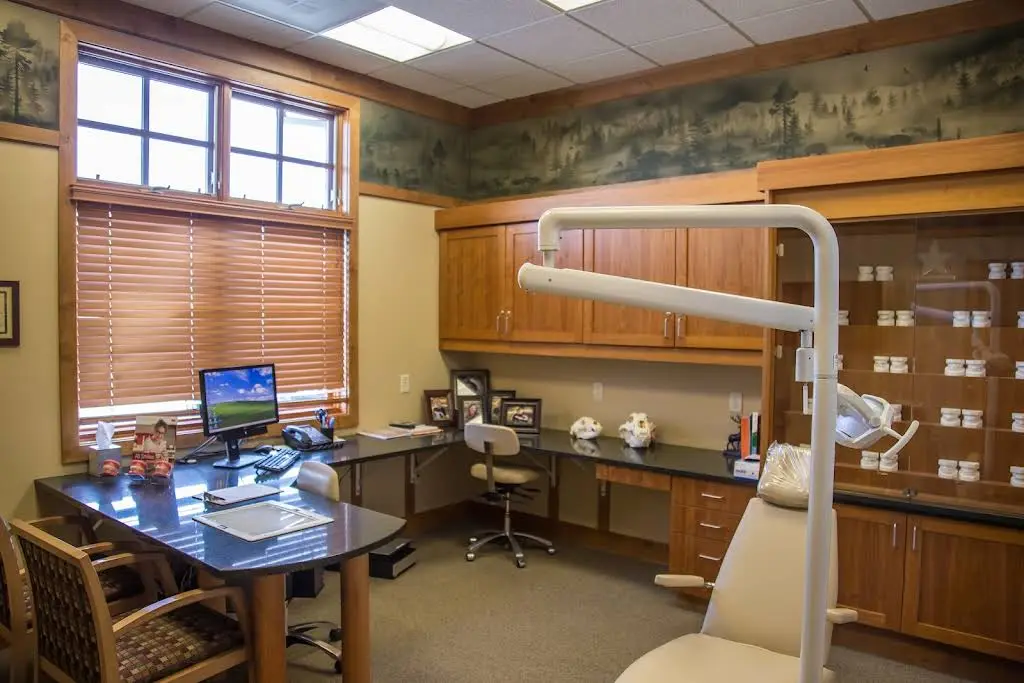 Kovacs Orthodontics - Professional dental clinic exterior with modern facilities