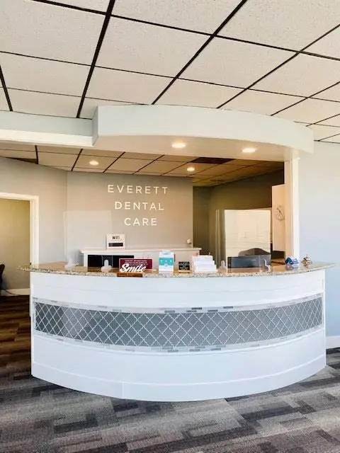 Everett Dental Care - Professional dental clinic exterior with modern facilities