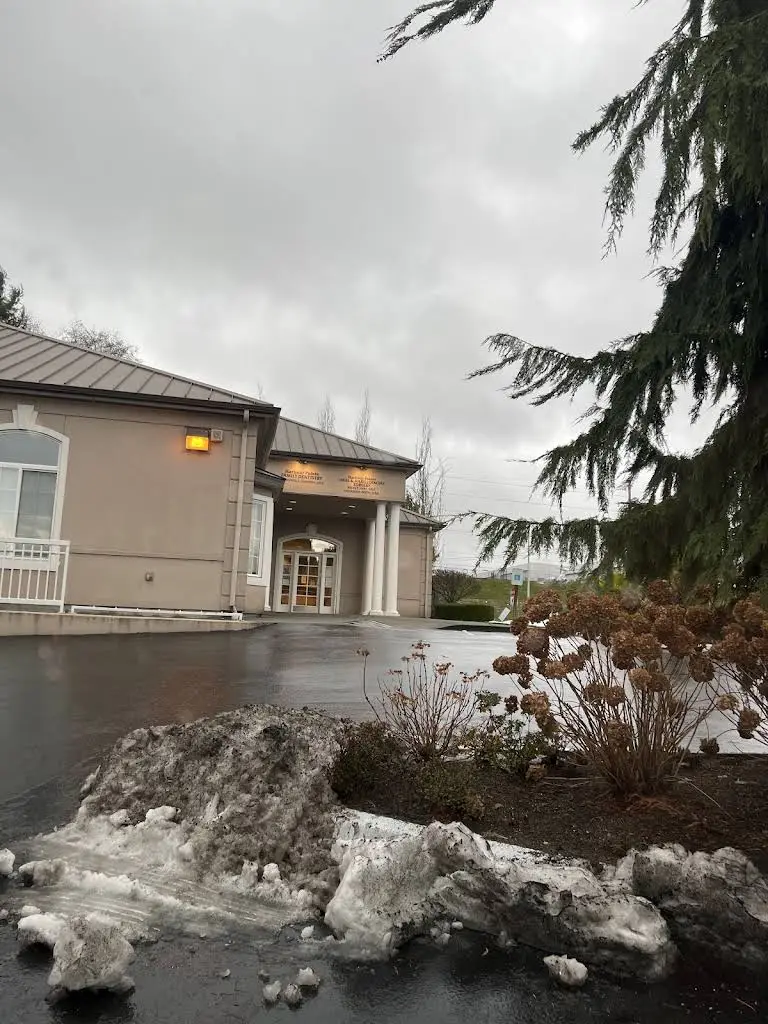 Harbour Pointe Oral and Maxillofacial and Advanced Implant Surgery - Professional dental clinic exterior with modern facilities