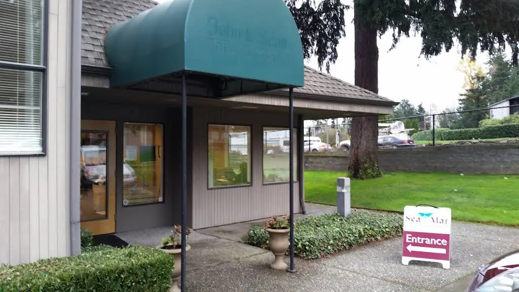 Sea Mar Bellevue Medical Clinic - Professional dental clinic exterior with modern facilities
