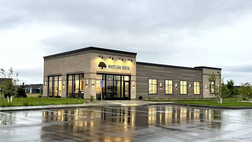 White Oak Dental - Professional dental clinic exterior with modern facilities