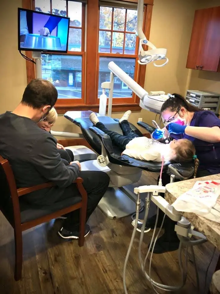 Nisswa Smiles - Professional dental clinic exterior with modern facilities