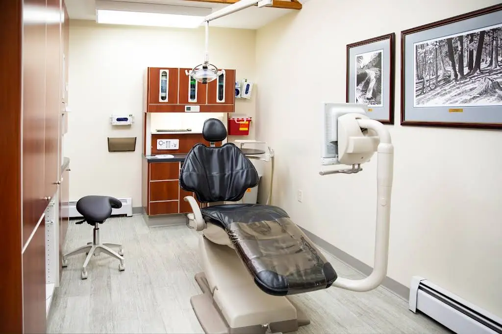 Liesen Pinzl Kessinger Dental - Professional dental clinic exterior with modern facilities