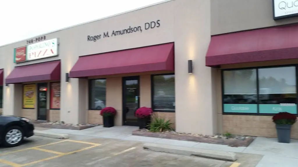 Amundson Dental Associates - Professional dental clinic exterior with modern facilities