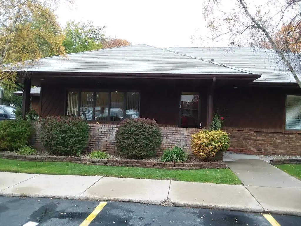 Lakeview Dental Associates - Professional dental clinic exterior with modern facilities