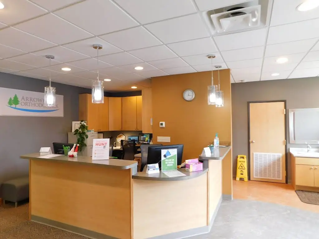 Arrowhead Orthodontics - Professional dental clinic exterior with modern facilities